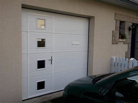 porte de garage sectionnelle avec portillon et hublot|Porte de garage sectionnelle avec portillon .